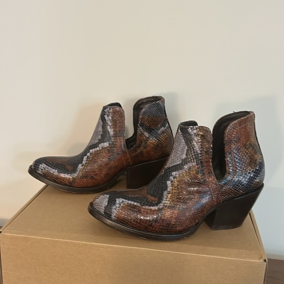 Ariat Python Booties Size 7 B - Picture 2 of 5